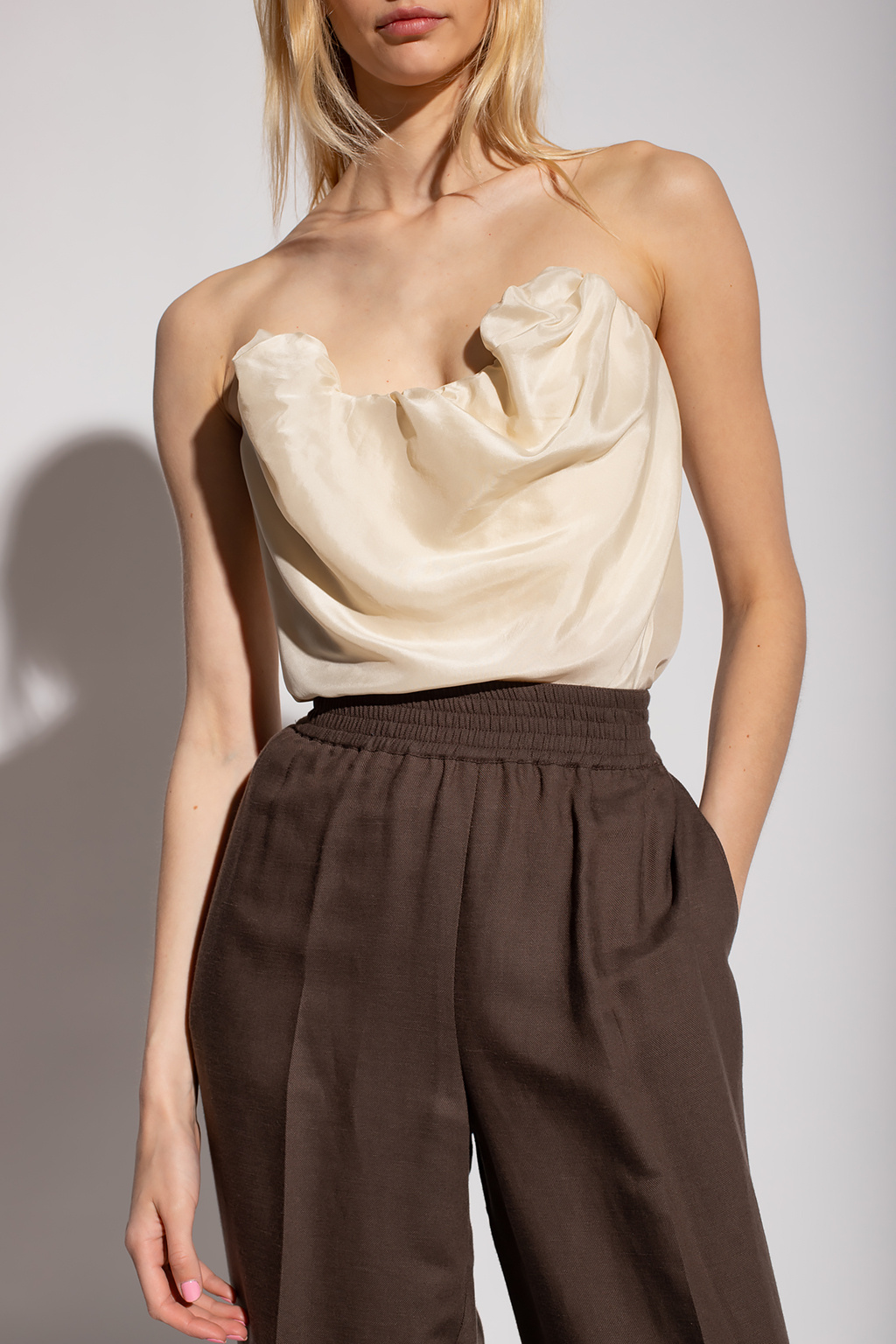 トーテムスウェーデン Toteme Double-Halter Silk Top TOTEME Double-Halter Silk Top | Grey | FARFETCH EG